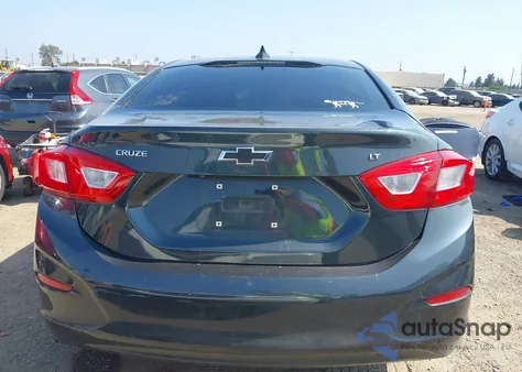 2018 Chevrolet Cruze Lt Auto z USA, uszkodzony, nr VIN 1G1BE5SM8J7181583